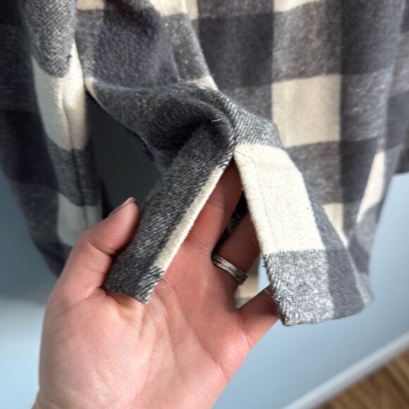 Kendall + Kylie Grey Plaid Shacket Size M - Picture 5 of 5